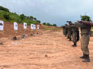 Des figures culturelles s&rsquo;immergent dans le monde militaire à l&rsquo;Académie de police